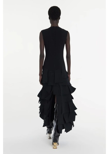 Siyah Anvelop Siluetli Kolsuz Elbise Lazer Kesim ve Yırtmaç Detaylı Modern Zarafet indirimleri