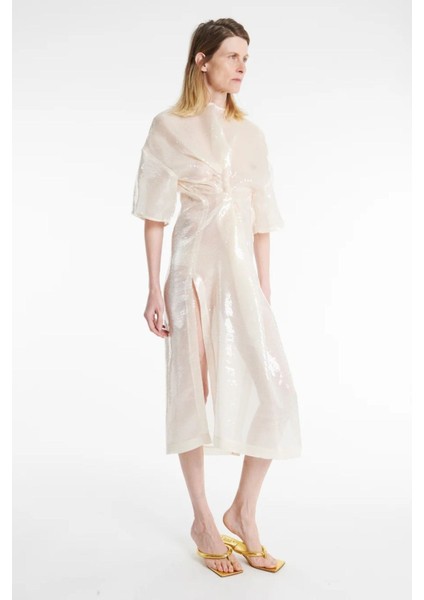 Düğümlü Pullu Midi Elbise Fildişi, Yarı Şeffaf ve Yüksek Yırtmaçlı, Litvanya Üretimi