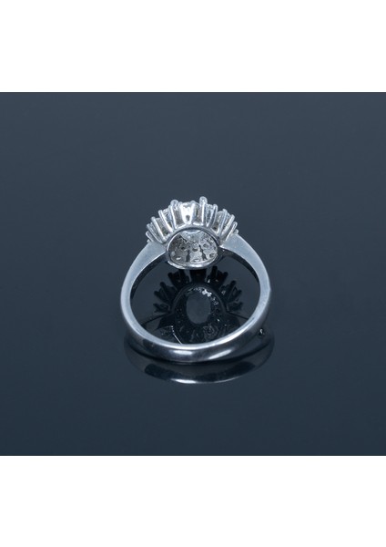 Zirkon Taşlı Çiçek Tasarımlı 925 Ayar Gümüş Kadın Yüzük Parmağa Göre Ayarlanır 3.85 gr fırsatları