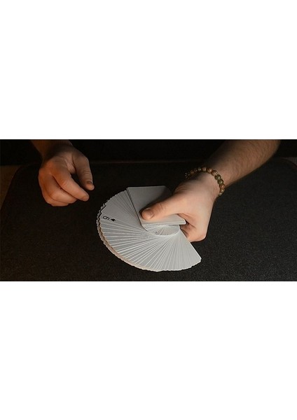 Ultimate Lefty Deck Red Hileli Premium Oyun Kağıdı Iskambil Kartları Destesi