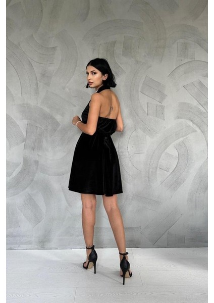 Siyah Boyundan Geçmeli Elbise fırsatları