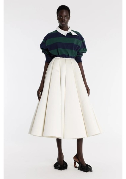 Inci Beyazı Saten Panel Etek Yüksek Bel ve Kavisli Etek Ucu ile Akıcı Şıklık modelleri