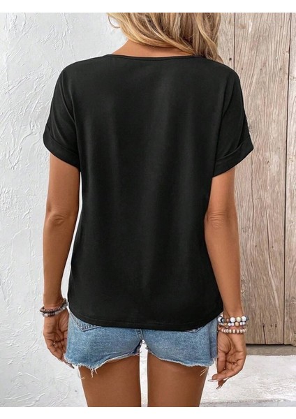 Kadın Kısa Kollu Bisiklet Yaka Dantel Detaylı Viskon Bluz indirimleri