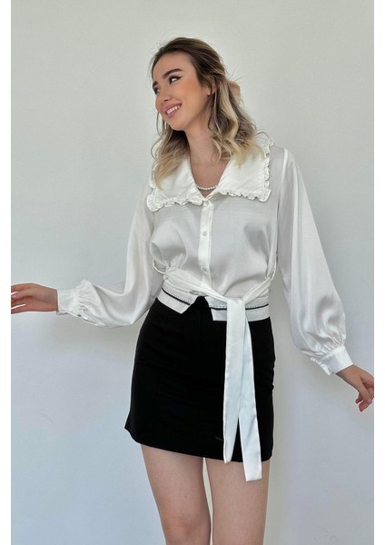 Beyaz Yakası Fırfırlı Kuşaklı Saten Gömlek