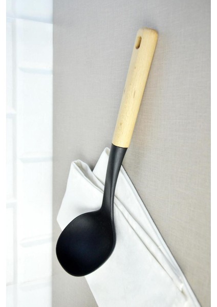 Küçük Ahşap Saplı Mutfak Kepçesi, Şık ve Kullanışlı Tasarım