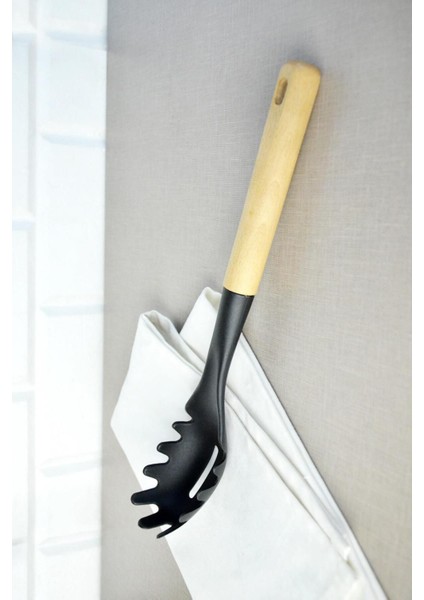 Küçük Ahşap Saplı Makarna Kepçesi, Şık ve Kullanışlı Mutfak Gereci