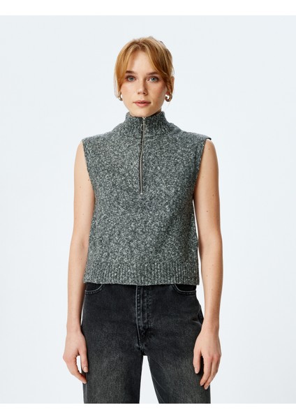 Yarım Fermuar Detaylı Dik Yaka Kolsuz Triko Süveter modelleri