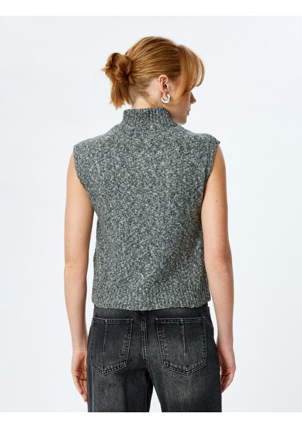 Yarım Fermuar Detaylı Dik Yaka Kolsuz Triko Süveter fırsatları