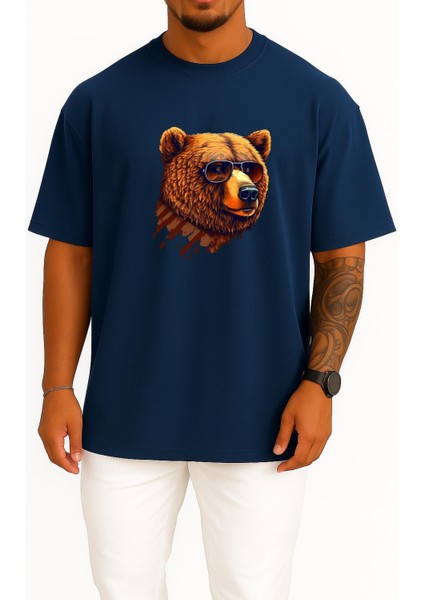 Oversize Gözlüklü Havalı Ayı Portresi Göğüs Tasarımlı Unisex T-Shirt
