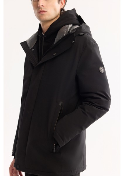 Erkek Siyah Kapüşonlu Su İtici Rüzgar Geçirmez -7 Dereceye Dayanıklı Regular Fit Mont A52Y6099