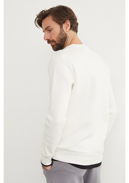 3 Iplik Art Collective Kabartma Baskılı Sweatshirt