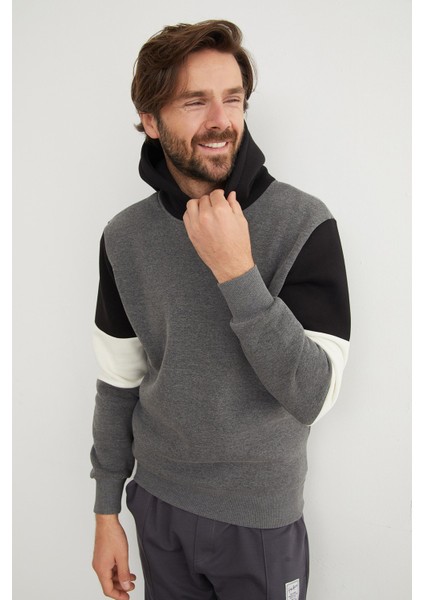 3 Iplik Kolu Renk Bloklu Kapüşonlu Sweatshirt fiyatları