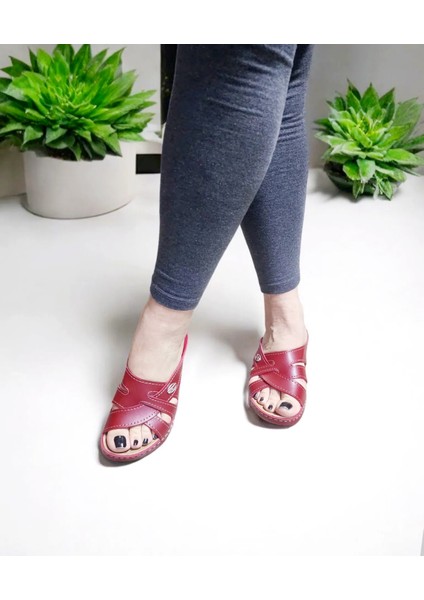 Topuk Dikeni Takviyeli Silikonlu Rahat Ev ve Dışarı Terliği modelleri