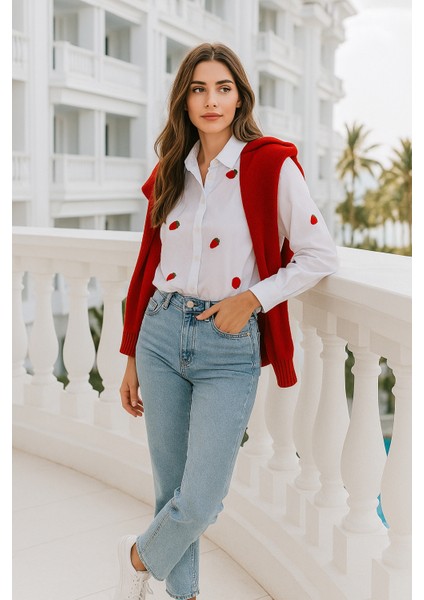 Kadın Çilek Desenli Beyaz Pamuk Gömlek