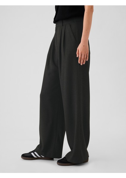 Kadın Siyah High Rise Brushed Twill Pileli Pantolon