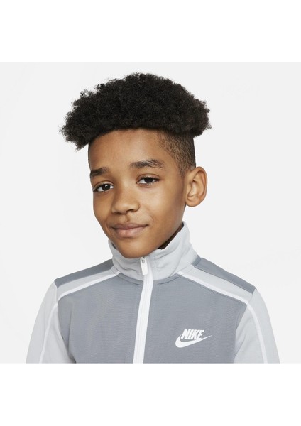 DH9661-084 K Nsw Futura Poly Cuff Ts Çocuk Eşofman Takımı fırsatları