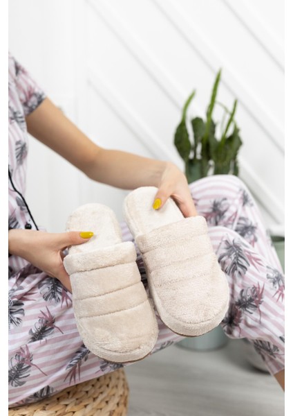 3'lü Paket Kapalı Kadın Terlik Ev Terliği fiyatları