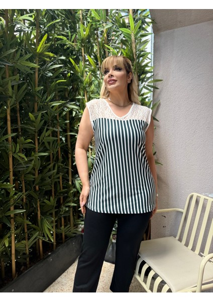 Kadın Büyük Beden Kolsuz Dantel Detay Likralı Viskon Bluz fiyatları