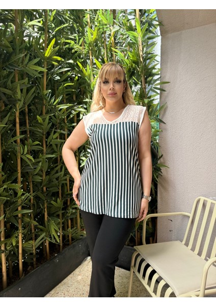 Kadın Büyük Beden Kolsuz Dantel Detay Likralı Viskon Bluz