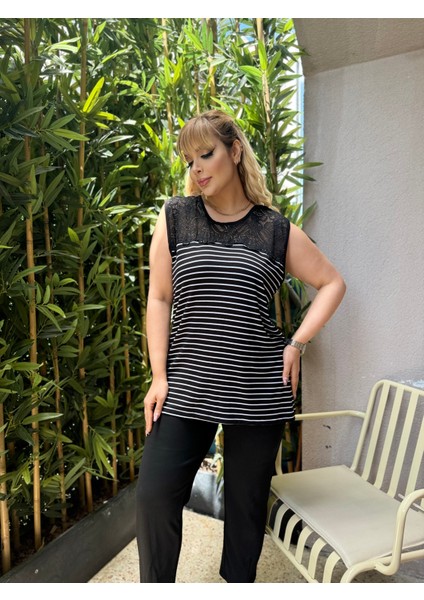 Kadın Büyük Beden Kolsuz Dantel Detay Likralı Viskon Bluz