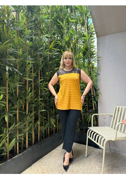 Kadın Büyük Beden Kolsuz Dantel Detay Likralı Viskon Bluz indirimleri