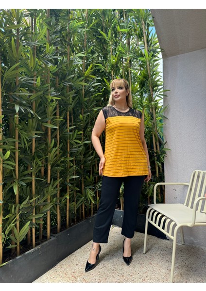 Kadın Büyük Beden Kolsuz Dantel Detay Likralı Viskon Bluz fiyatları