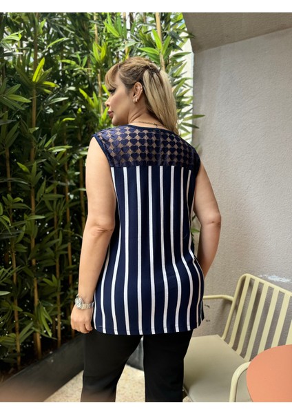 Kadın Büyük Beden Kolsuz Dantel Detay Likralı Viskon Bluz