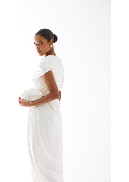 Kayık Yaka Beyaz Uzun Tasarım Elbise fiyatları