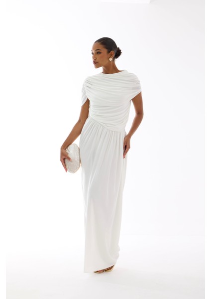 Kayık Yaka Beyaz Uzun Tasarım Elbise fırsatları