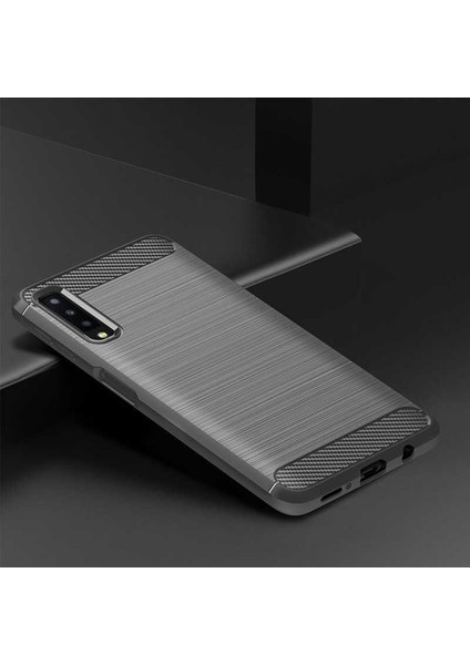 Galaxy A7 2018 Kılıf Slim Fit Esnek Kırılmaz Şık Iz Yapmaz Room Silikon Kapak