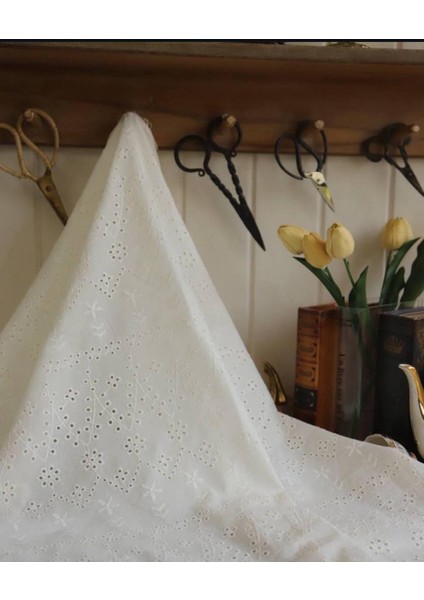 %100 Pamuklu Fisto Kumaş Kırık Beyaz Renkte