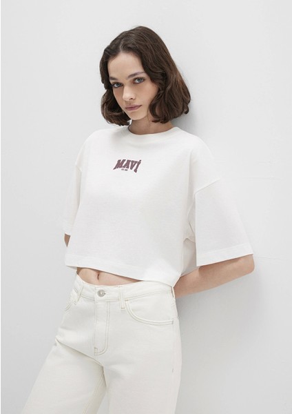 1613411-70057 Mavi Logo Baskılı Ekru Crop Tişört modelleri