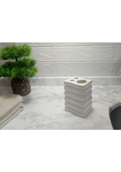 2 Adet Seramik Diş Fırçalık Kare Çizgili Model 8X6X11CM Banyo Seti fırsatları