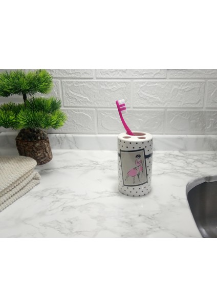 2 Adet Seramik Diş Fırçalık Pembe Elbiseli Kadın Model 7X7X11CM Banyo Seti indirimleri
