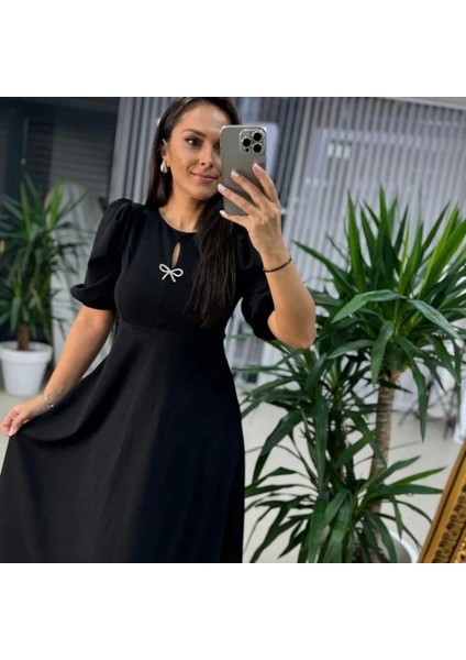 Kadın Kısa Kollu Bisiklet Yaka Fiyonk Broşlu Midi Janjan Krep Elbise