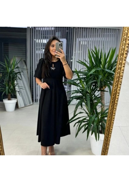 Kadın Kısa Kollu Bisiklet Yaka Fiyonk Broşlu Midi Janjan Krep Elbise fiyatları