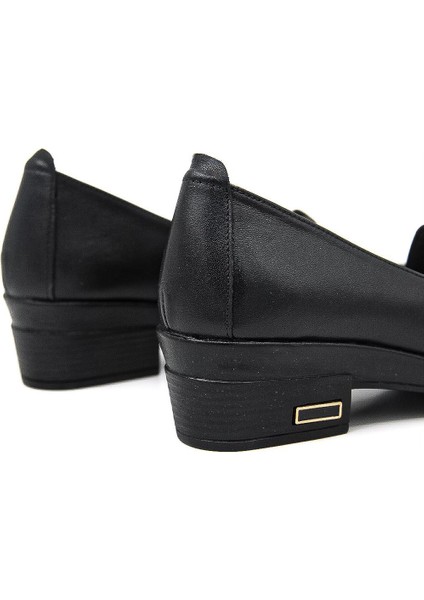 K144 Deri- Kısa Topuklu Kadın Klasik Ayakkabı - Siyah indirimleri