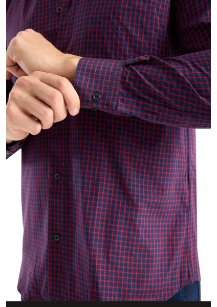 Casual Geniş Kalıp Lacivert Küçük Kareli Uzun Kollu Cepli Pamuklu Erkek Gömlek Yaka Düğmeli fırsatları