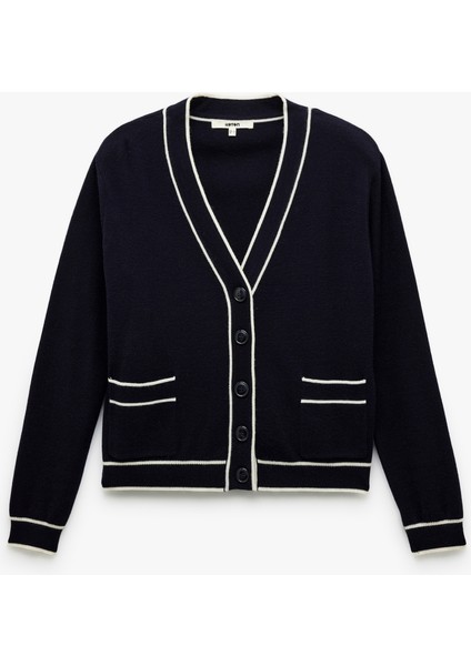 Uzun Kollu Cepli V Yaka Çizgili Triko Hırka modelleri