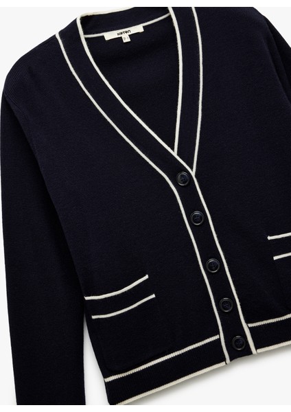 Uzun Kollu Cepli V Yaka Çizgili Triko Hırka indirimleri