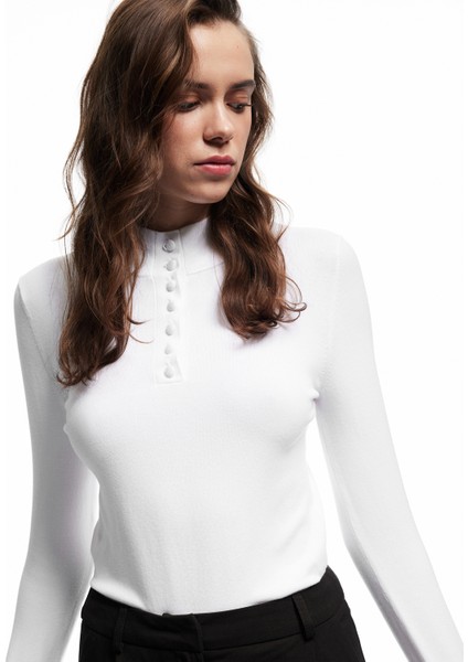 Hafif Dik Yaka Yarım Düğme Detaylı Uzun Kollu Triko Basic Kazak fiyatları