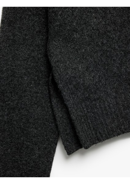 Yumuşak Dokulu Uzun Kollu Dik Yaka Basic Triko Kazak indirimleri