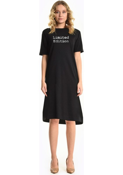 Sınırlı Üretim Siyah Kısa Kol Diz Üstü Orta Boy Penye Elbise