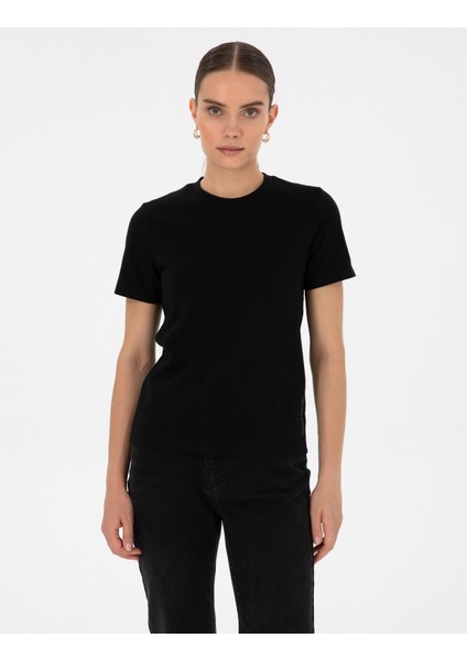 Kadın Siyah Regular Fit Basic Tişört 50310543-VR046