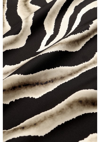 Taş Zebra Desen Twill Ipek Eşarp fırsatları