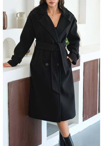 Kadın Omuz Detaylı Siyah Kaşe Kaban NBMYLK34