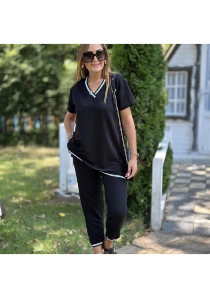 Kadın Kısa Kollu V Yakalı Iki Iplik Bluz ve Pantolon Ikili Takım