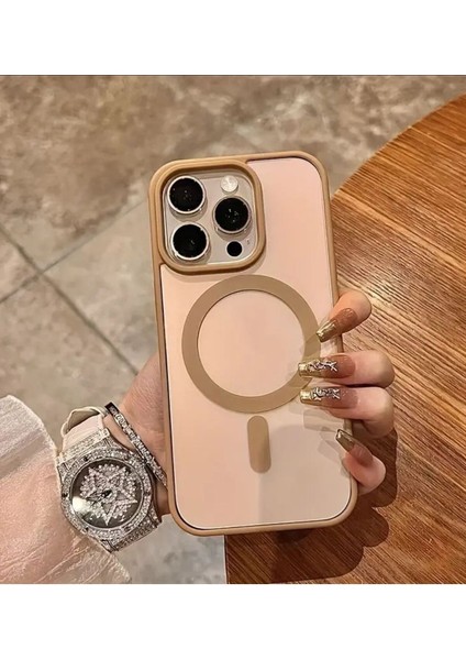 iPhone 15 Pro Max Uyumlu Kamera Çıkıntılı Şarj Destekli Kenarı Renkli Hassas Butonlu Magsafe Kılıf