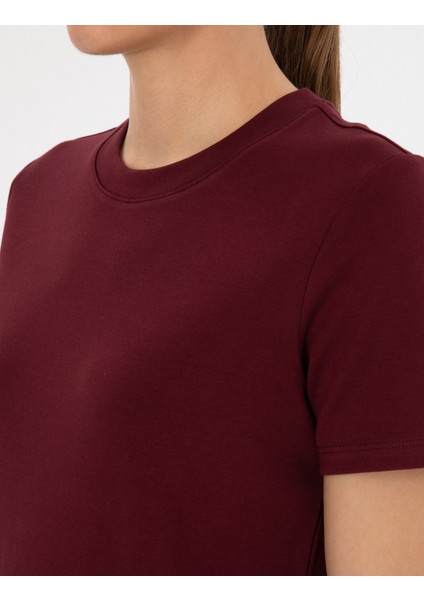 Kadın Vişne Regular Fit Basic Tişört 50310543-VR223