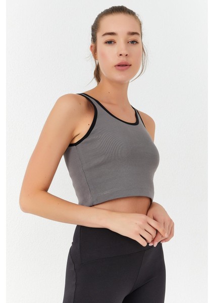 Gri Basic Sıfır Kol Dar Kalıp U Yaka Kadın Crop Top Atlet - 97162 fiyatları